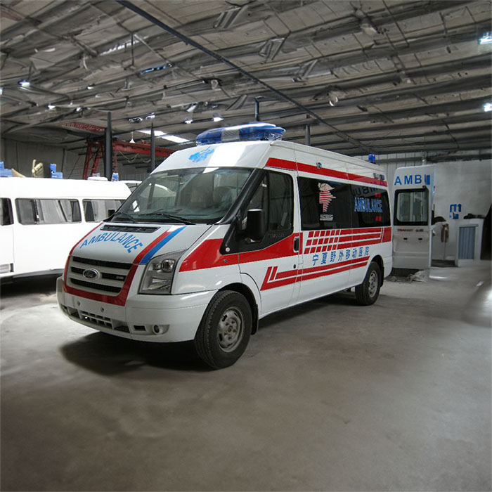 深圳深圳急救车租赁康复回老家到湛江市私人救护车租赁联系方式