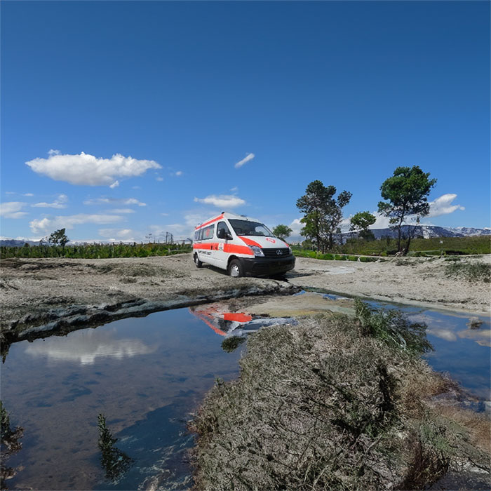 龙岗广东省广州市工人医院租用私人救护车到成都第三人民医院救护车租赁