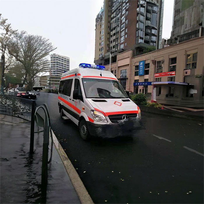 深圳深圳救护车租赁出院回老家到茂名市病人转院如何联系医院