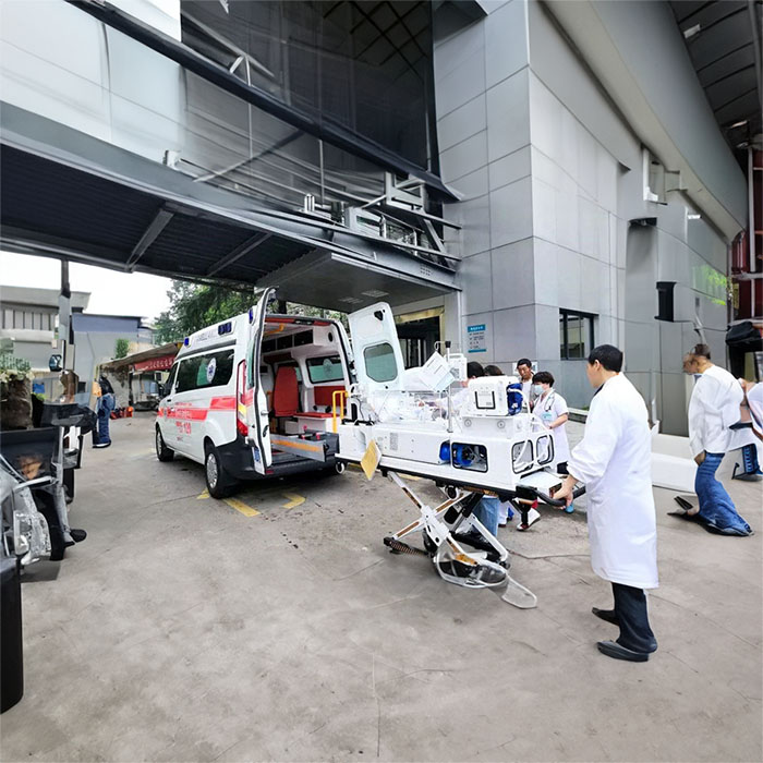 龙岗广东广医二院预约私人救护车转运到新疆医科大学附属医院租救护车跨省