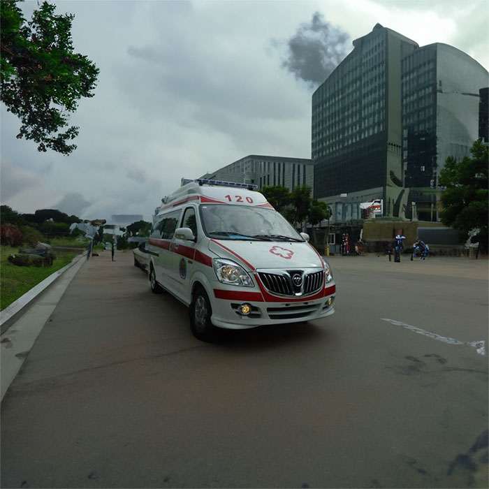 龙岗中国人民解放军四五八医院私人救护车租赁到遵义医学院附属口腔医院救护车转运