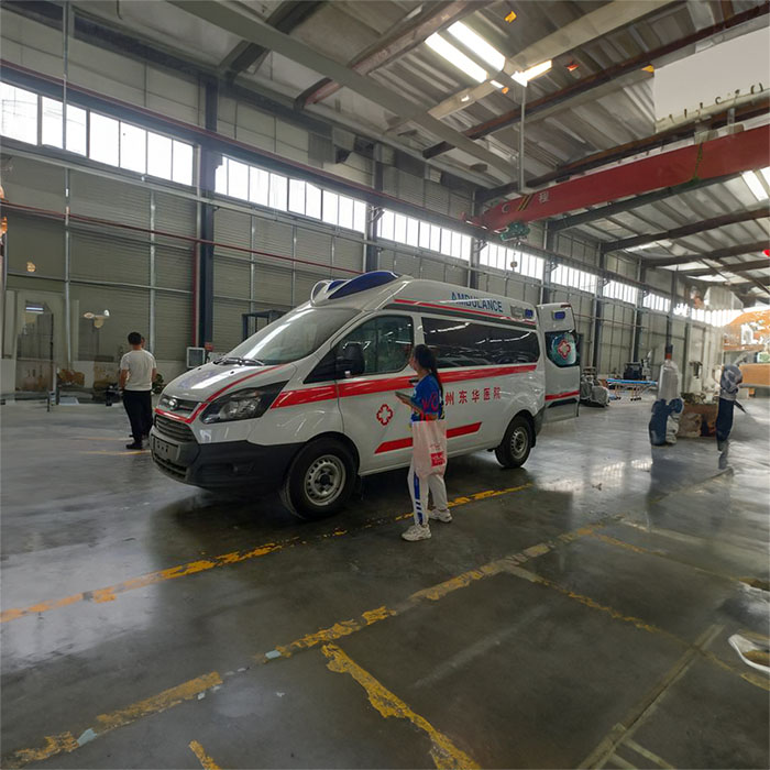 龙岗广州市工人医院租赁私人救护车到中国人民解放军第四七四医院救护车出租