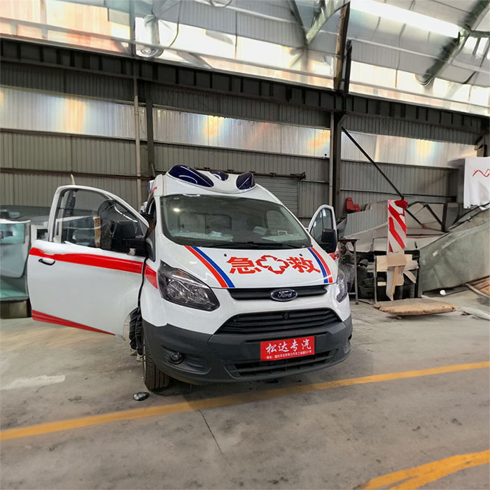 龙岗广东广州市脑科医院荔湾门诊部私人救护车租赁到重庆市第三人民医院（重庆中俄友好医院）救护车出租转运