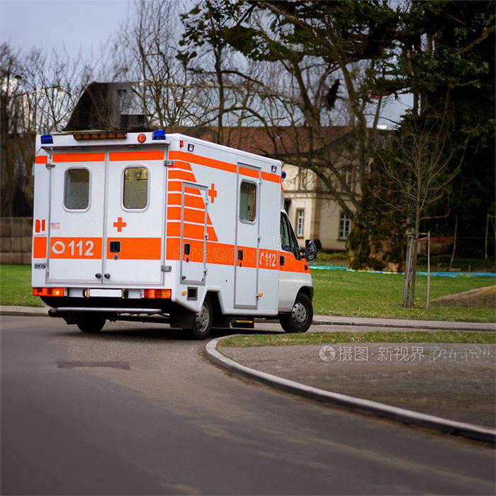 深圳深圳急救车租赁病重回老家到江门市新会区救护车接送电话