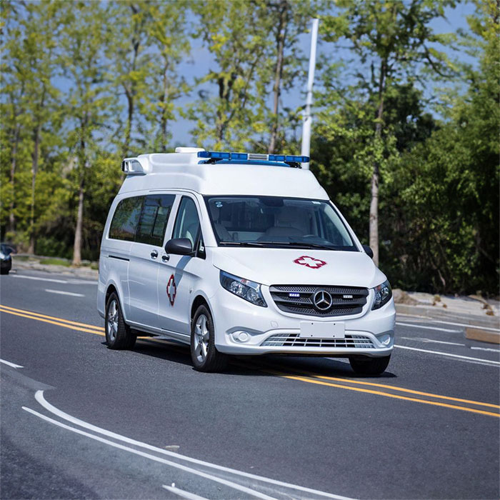 深圳深圳急救车出租出院回家到湛江市麻章区出租急救车电话号码