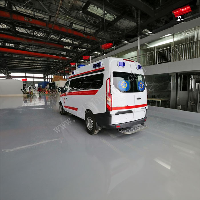 龙岗广东省中山三院租用私人救护车到昆明延安医院救护车出租转运