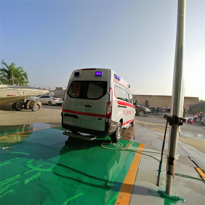 龙岗广东省开平市中心医院救护车出租到新疆医科大学第二附属医院老院急救车出租联系方式