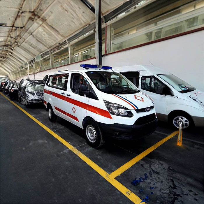 龙岗广东广州市第二人民医院租用私人救护车到乌鲁木齐市友谊医院（乌鲁木齐市第三医院）救护车租赁联系电话