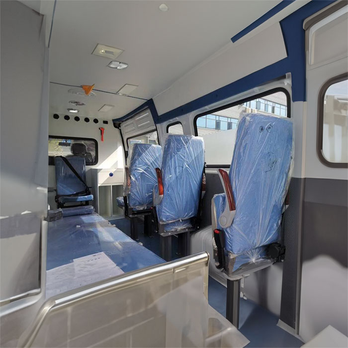 深圳深圳救护车租赁出院返乡到梅州市兴宁市急救车出租联系方式