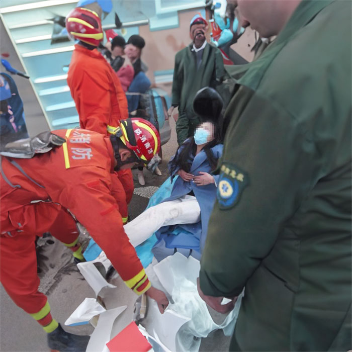 龙岗广东省茂名市中医院私人救护车租赁到杭州市中医院民航救护车转运价钱-救护车出租