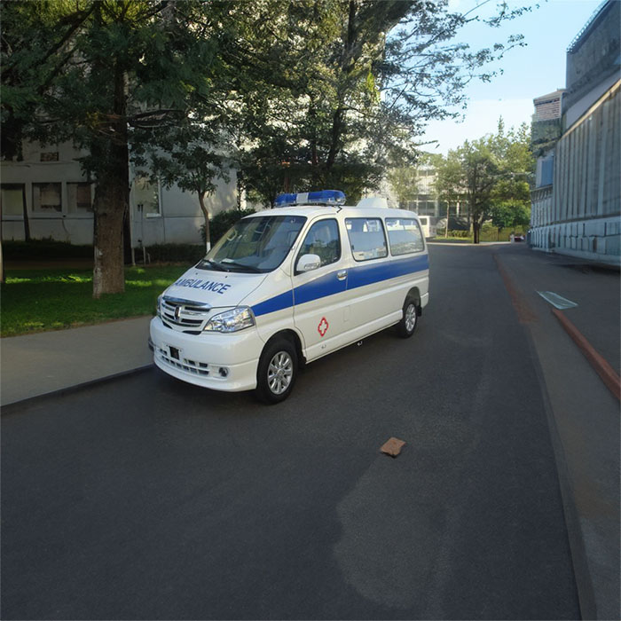 龙岗深圳救护车出租出院回家到湛江市赤坎区救护车的电话号码是多少