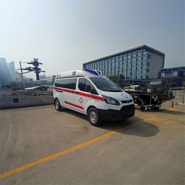 深圳救护车租赁病重返乡到汕头市龙湖区120出租电话