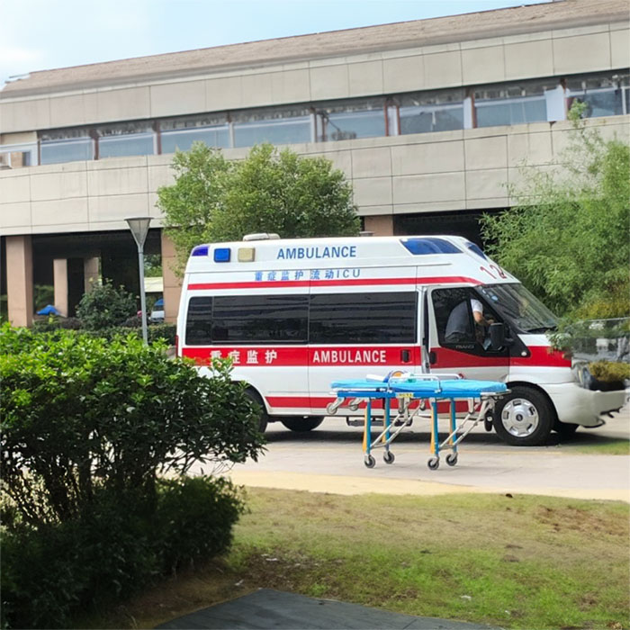 深圳深圳120救护车出租出院返乡到湛江市雷州市急救车租赁联系电话